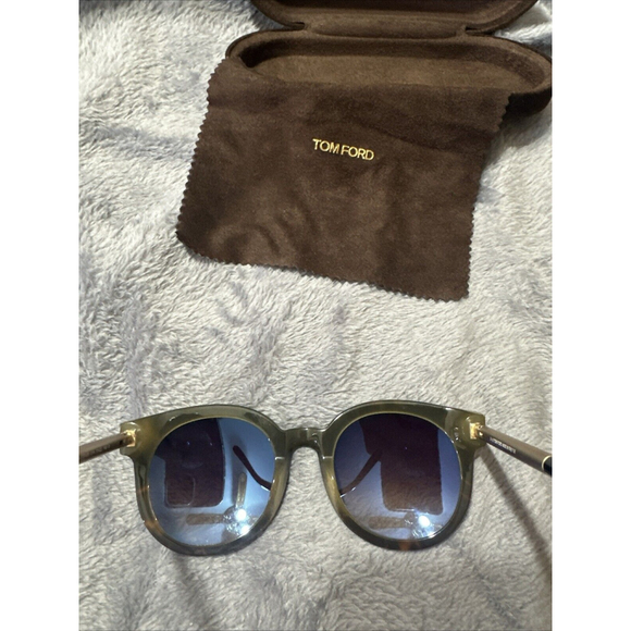 Tom Ford sunglasses Women Preloved Excellent Condition $700 Retail - Picture 6 of 12